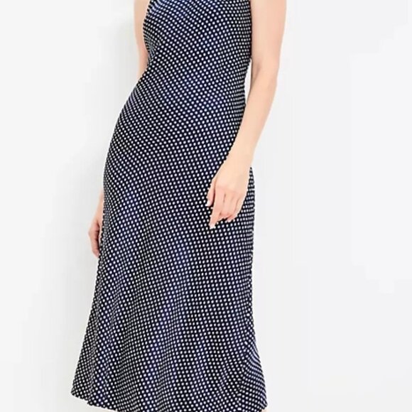 Gorgeous Ann Taylor LOFT satin midi dress in a navy and white dotted print - Picture 2 of 9